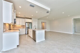 2609 Seychelles Cir in Naples, FL - Building Photo - Building Photo
