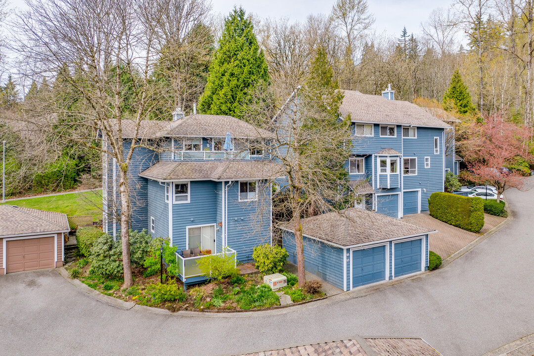 Ashbrook Place in Burnaby, BC - Building Photo