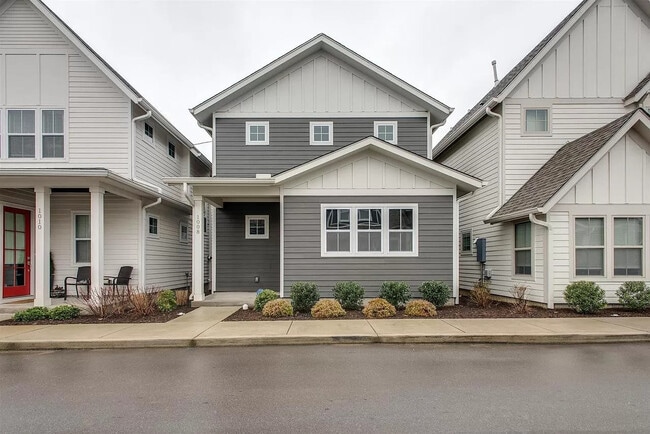 1008 Treaty Oaks Dr in Nashville, TN - Foto de edificio - Building Photo