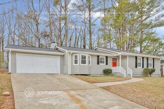 6799 Browns Mill Lake Rd in Stonecrest, GA - Building Photo - Building Photo