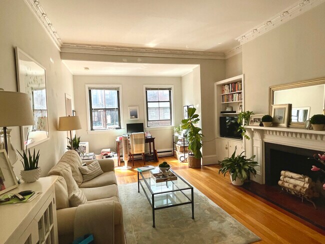 314 Marlborough St, Unit 3 in Boston, MA - Foto de edificio - Building Photo