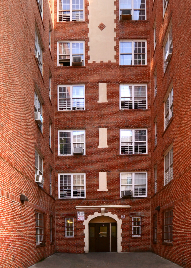 Timpson Place Apartments in Bronx, NY - Foto de edificio - Building Photo