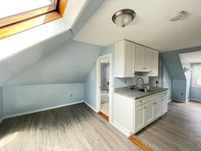 221 Calef Rd in Manchester, NH - Building Photo - Building Photo