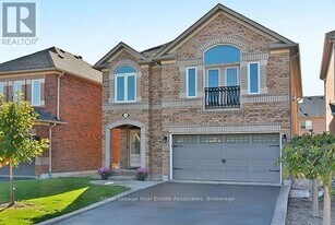 114 Sail Crescent in Vaughan, ON - Building Photo