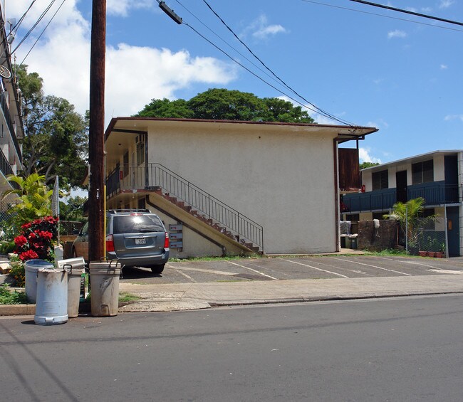 94-115 Pupupuhi St in Waipahu, HI - Foto de edificio - Building Photo