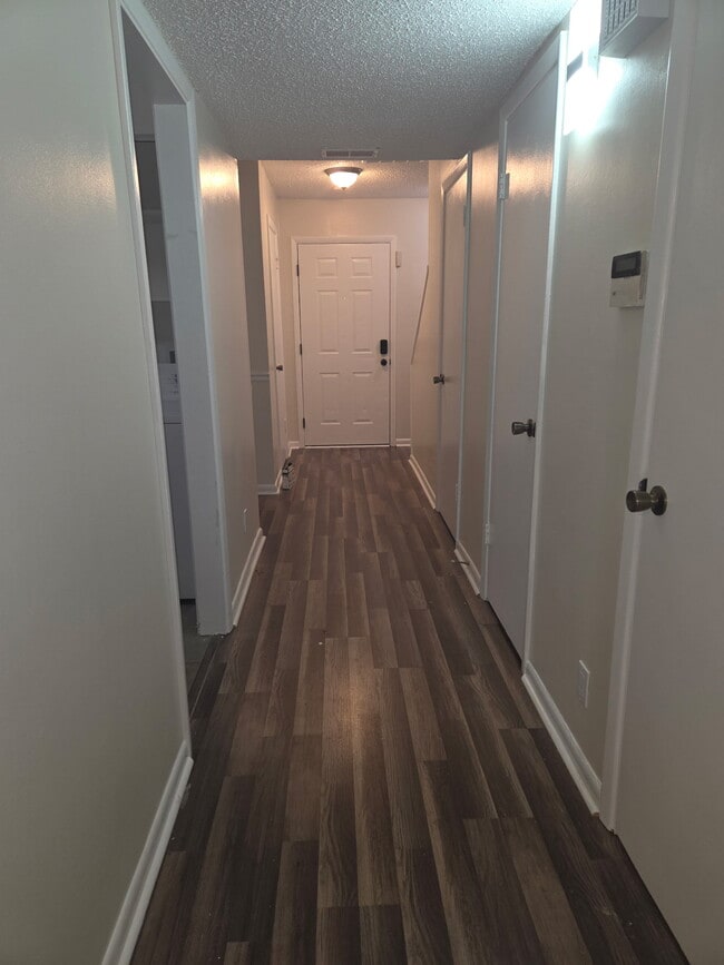 583 Winding Creek Rd in Fayetteville, NC - Foto de edificio - Building Photo