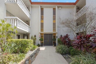 1001 Pearce Dr in Clearwater, FL - Building Photo - Building Photo