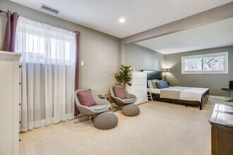 13810 Parkland Dr in Rockville, MD - Building Photo - Building Photo