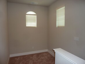 3219 Sher Ct in Sacramento, CA - Building Photo - Building Photo