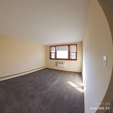 109 Trapelo Rd, Unit 2 in Waltham, MA - Building Photo - Building Photo