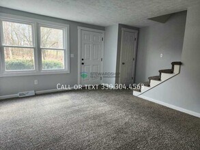 157 Elm St NE in Brewster, OH - Building Photo - Building Photo