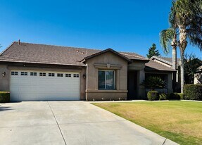 9928 Grand View Summit Dr in Bakersfield, CA - Building Photo