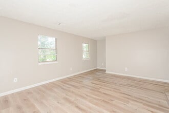 5877 Bobbin Ln in Lithonia, GA - Building Photo - Building Photo