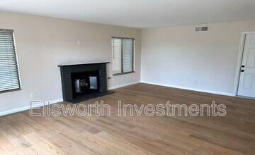 10986 Elderwood Rd in San Diego, CA - Building Photo - Building Photo
