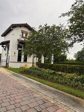 10600 NW 88th St in Doral, FL - Building Photo - Building Photo