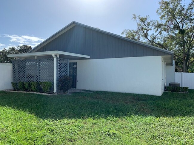 202 Marble Ln in Lakeland, FL - Foto de edificio - Building Photo