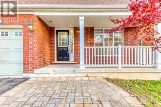 3045 Abernathy Way in Oakville, ON - Building Photo - Building Photo