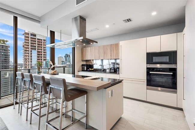 1000 Brickell Plz, Unit PH5307 in Miami, FL - Building Photo - Building Photo