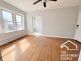 6226 S Western Ave, Unit 306 in Chicago, IL - Building Photo