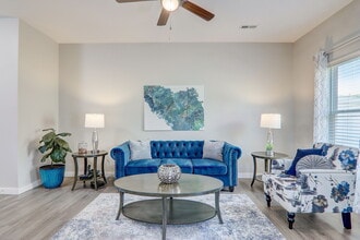 Marbella Townhomes in Greenville, SC - Foto de edificio - Building Photo
