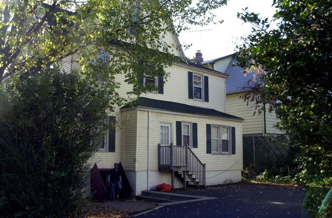 2025 Edwin Ave in Fort Lee, NJ - Foto de edificio - Building Photo