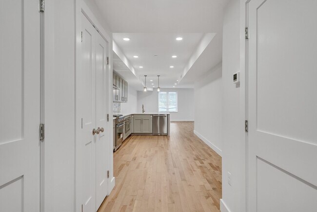 50 Hichborn St in Boston, MA - Building Photo - Building Photo