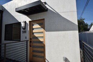 5915 Fair Ave, Unit 5911 in Los Angeles, CA - Building Photo