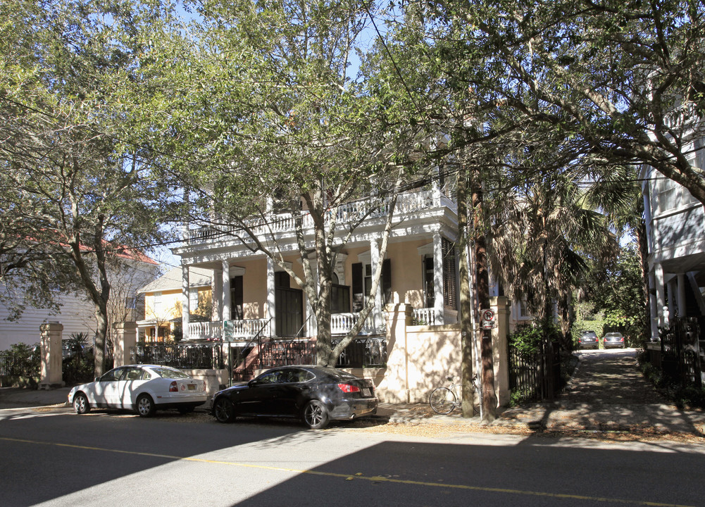 128 Wentworth St in Charleston, SC - Foto de edificio