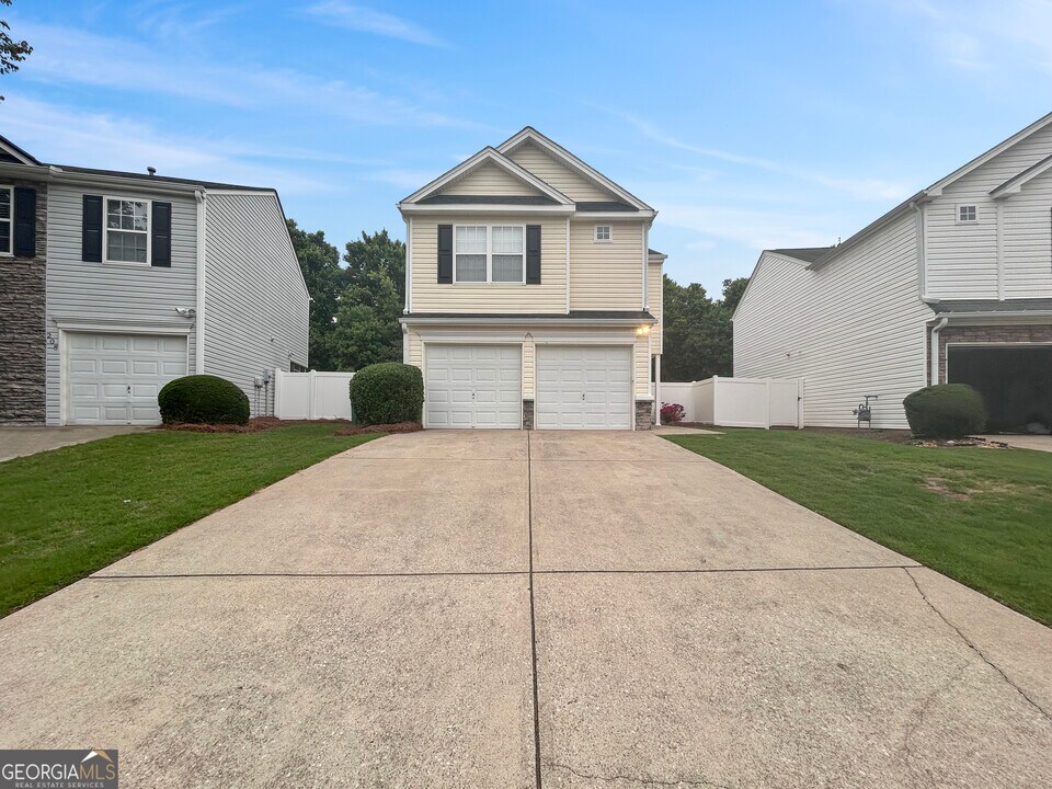 206 Ilex Dr in Canton, GA - Building Photo