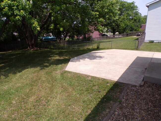 103 Heritage Dr S in McHenry, IL - Building Photo - Building Photo