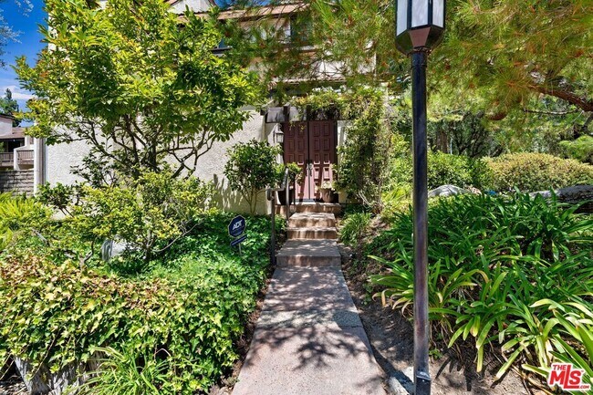 property at 5757 Owensmouth Ave