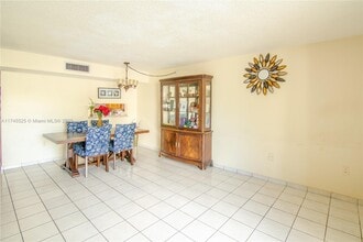 8045 SW 107th Ave, Unit 124 in Miami, FL - Building Photo - Building Photo