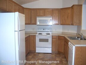 59 W 1000 N-Unit -#69 in Richfield, UT - Foto de edificio - Building Photo