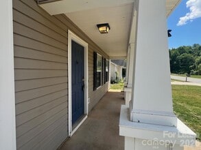 176 English Hills Dr in Mooresville, NC - Foto de edificio - Building Photo