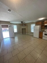 3028 Avenue M in Galveston, TX - Foto de edificio - Building Photo