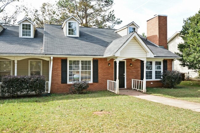 property at 2624 Country Trce SE