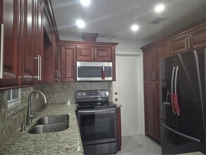 13301 SW 25th Terrace in Miami, FL - Building Photo - Building Photo