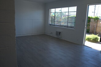 207 E Imperial Ave in Las Vegas, NV - Building Photo - Building Photo