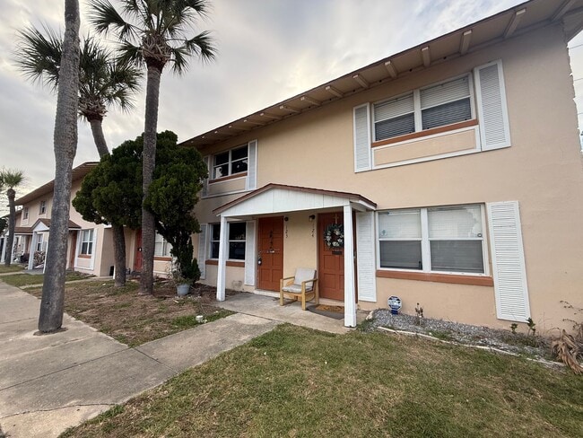 property at 1600 S Palmetto Ave