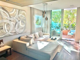 1700 Meridian Ave, Unit 206 in Miami Beach, FL - Building Photo