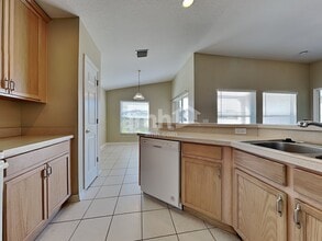 8622 Tidal Bay Ln in Tampa, FL - Foto de edificio - Building Photo