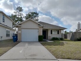 7402 Deloache Ave in Humble, TX - Building Photo
