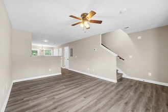 431 Glenstone Springs Dr in Clarksville, TN - Foto de edificio - Building Photo