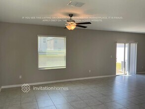 7121 King Crk Dr in Sun City Center, FL - Building Photo - Building Photo