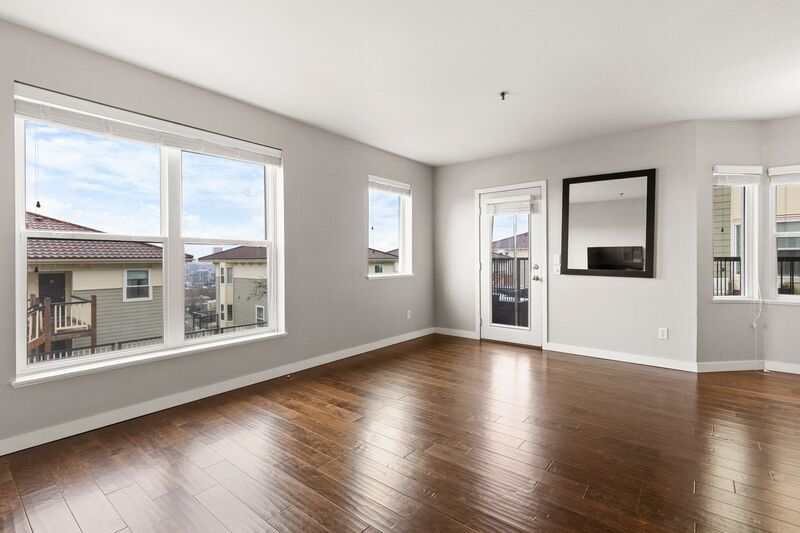 423 NW Uptown Terrace in Portland, OR - Building Photo