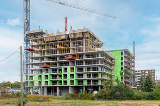 Luxo Place in Ottawa, ON - Building Photo - Building Photo