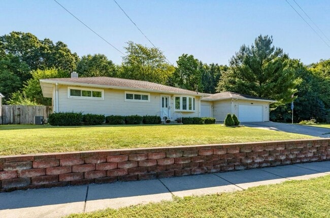 property at 1735 Forest Dr