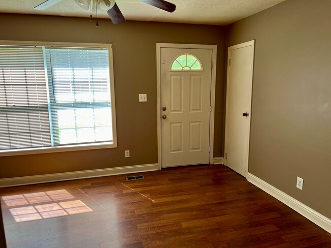 1004 Hester St in Jonesboro, AR - Building Photo - Building Photo