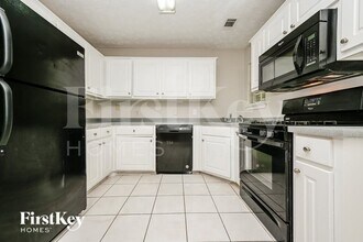 3827 Monarch Ct in Ellenwood, GA - Foto de edificio - Building Photo