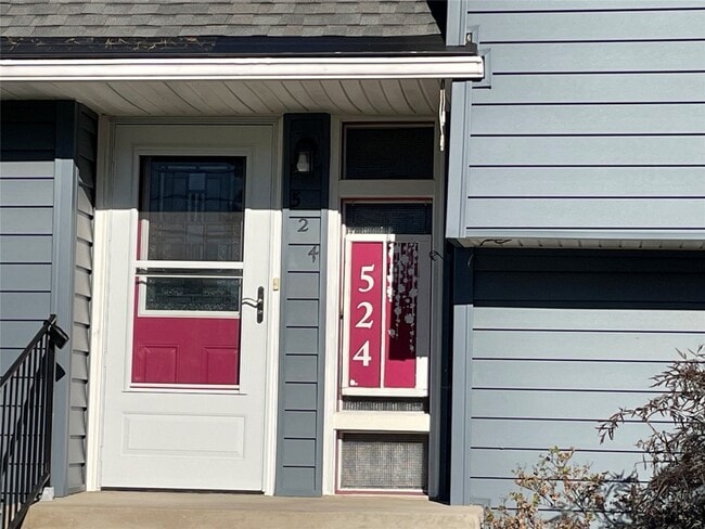 524 Winston Dr in Endicott, NY - Building Photo - Building Photo